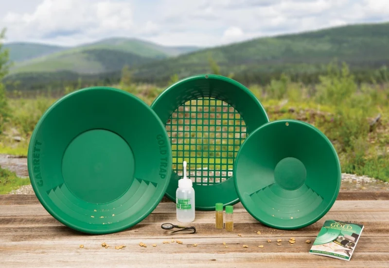 KIT GARRETT GOLD PAN