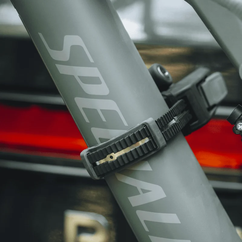 Portabici da installare sul gancio di traino Thule Epos ParkSecure 69cm - Nero