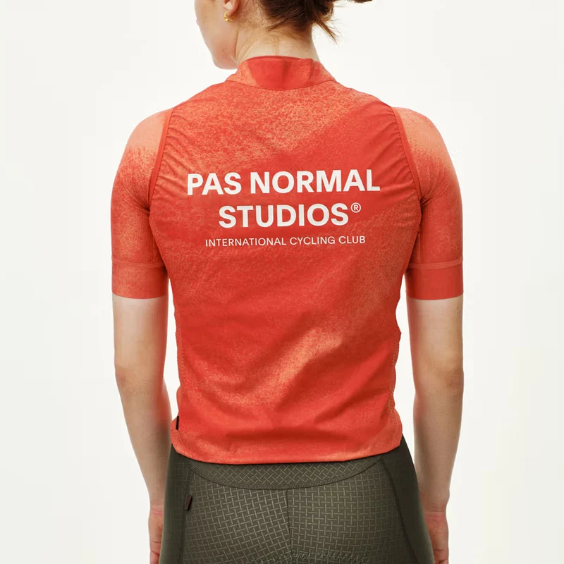 Gilet donna Pas Normal Studios Mechanism Stow Away - Arancio