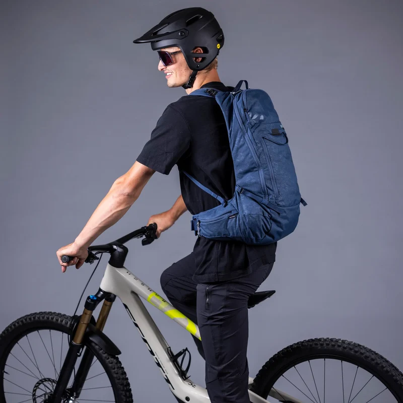 Zaino Evoc Trail pro 16 - Blu