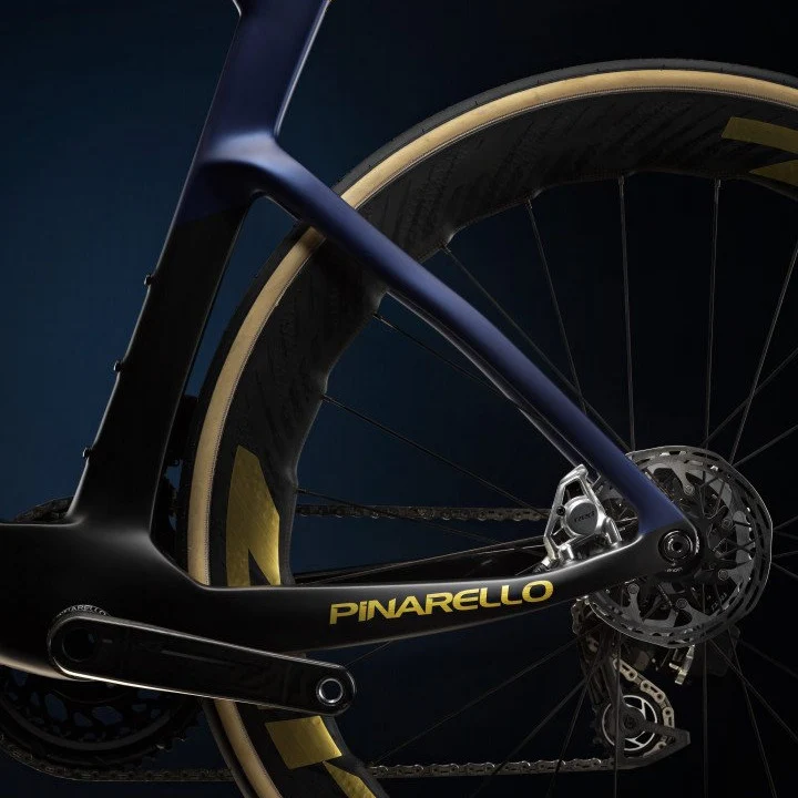 Pinarello Dogma F Disk Red AXS PM Zipp 454 NSW - Pinarello Q36.5