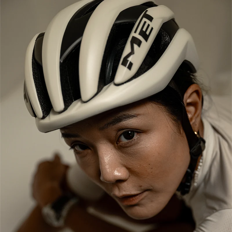Casco Met Trenta Mips - Wax White