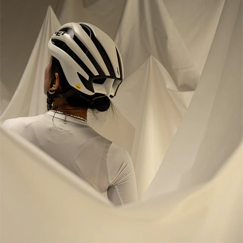 Casco Met Trenta Mips - Wax White