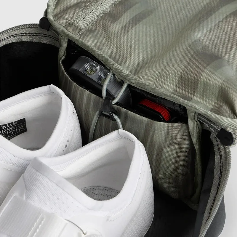 Borsa Assos x D_b_ Roamer 3 Piece Travel System