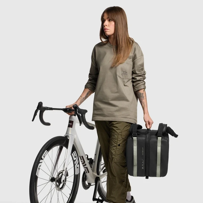 Borsa Assos x D_b_ Roamer 3 Piece Travel System