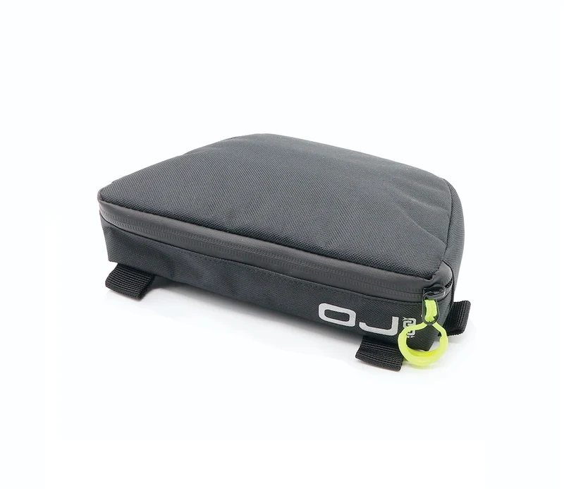 BORSA KEEPER PORTATUTTO DA INSERIRE NEL VANO TRA CRUSCOTTO E PARABREZZA.