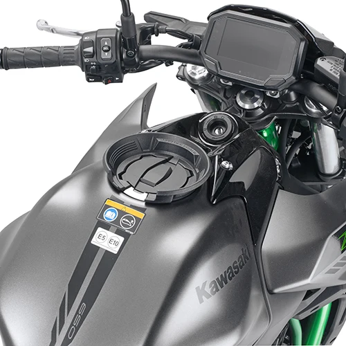 FLANGIA METALLICA BF81 X KAWASAKI Z650 20-23 X BORSA TANK LOCK GIVI