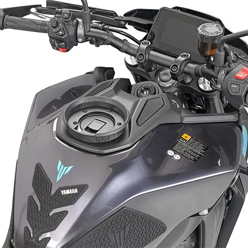 FLANGIA METALLICA BF90 YAMAHA MT-09 2024 X BORSA TANK LOCK GIVI