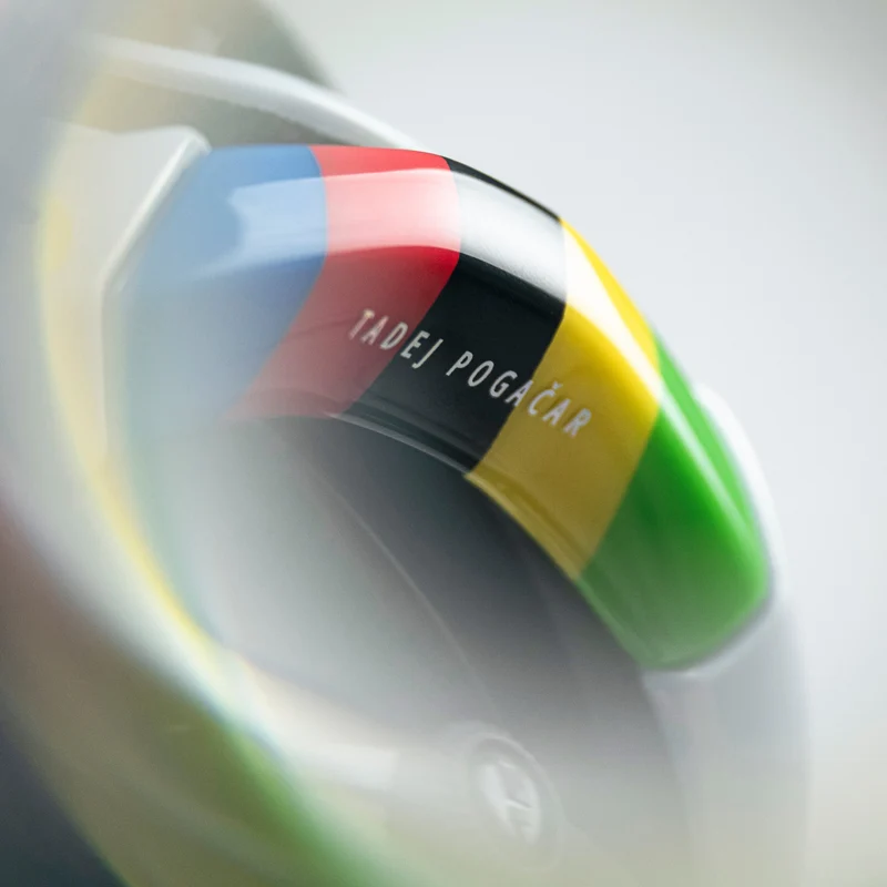Casco Met Trenta 3K Carbon Mips Tadej Pogacar - Rainbow Limited Edition