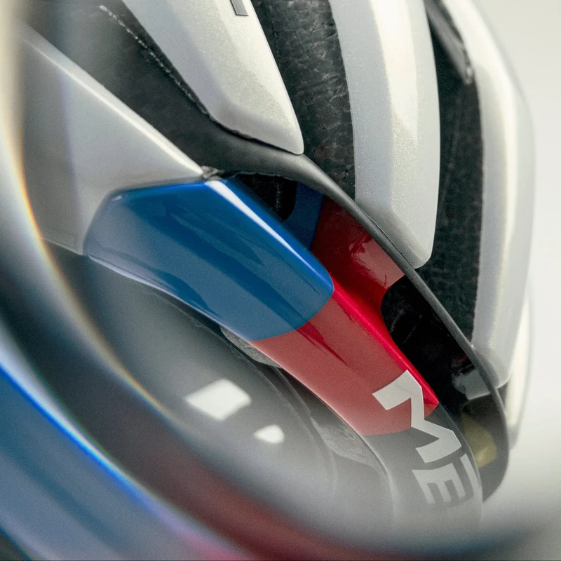 Casco Met Trenta 3K Carbon Mips Tadej Pogacar - Rainbow Limited Edition