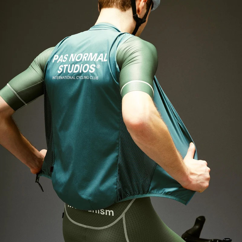 Gilet Pas Normal Studios Mechanism Stow Away - Verde grigio