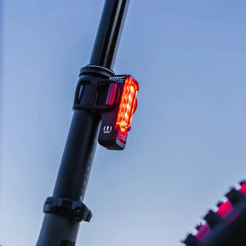 Luce posteriore Lezyne Strip+ Alert STVZO