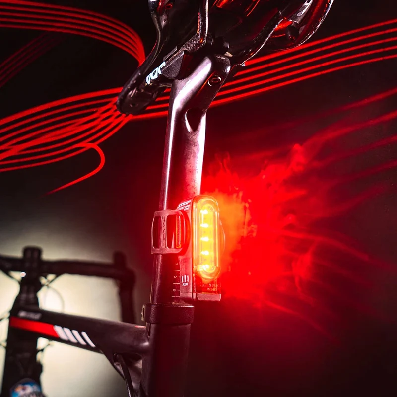 Luce posteriore Lezyne Strip+ Alert STVZO