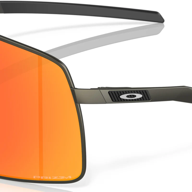 Occhiali Oakley Sutro TI - Satin Carbon Prizm Ruby