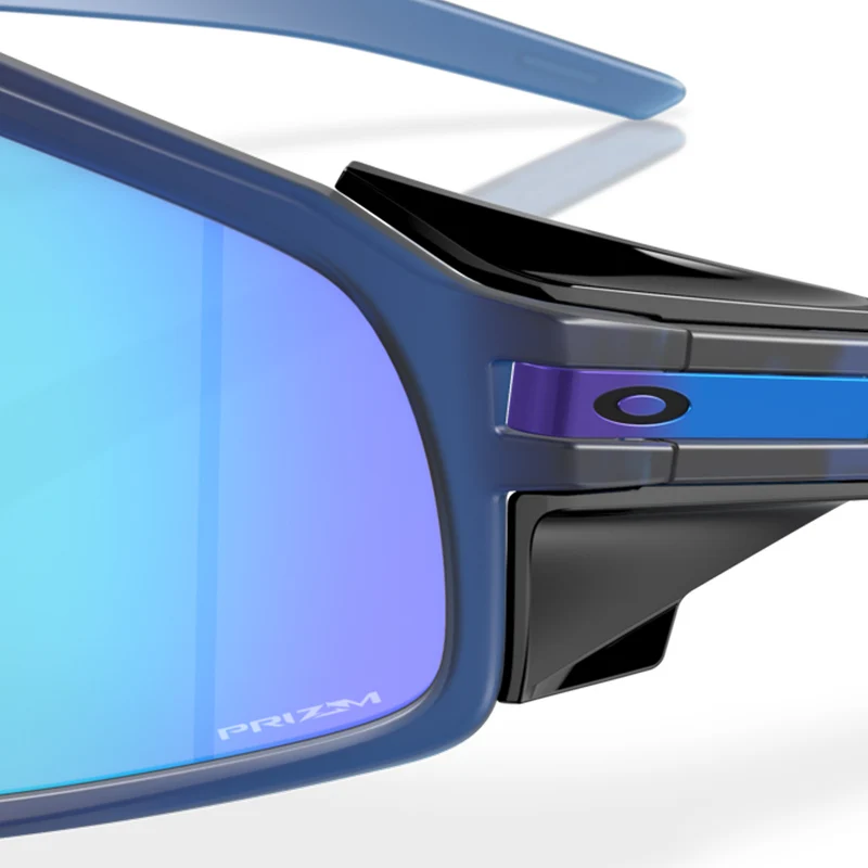 Occhiali Oakley Latch Panel - Matte Trans Navy Prizm Sapphire